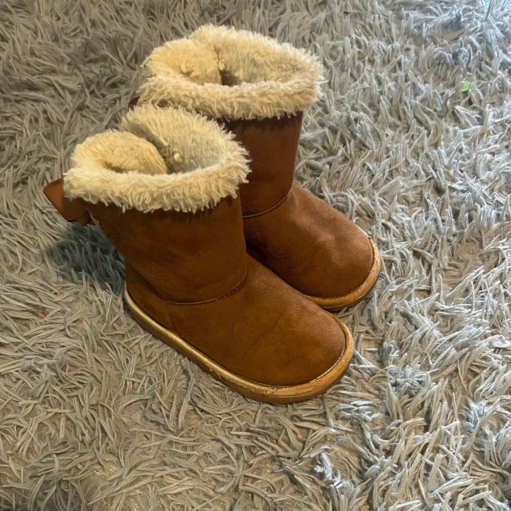 Girls boots